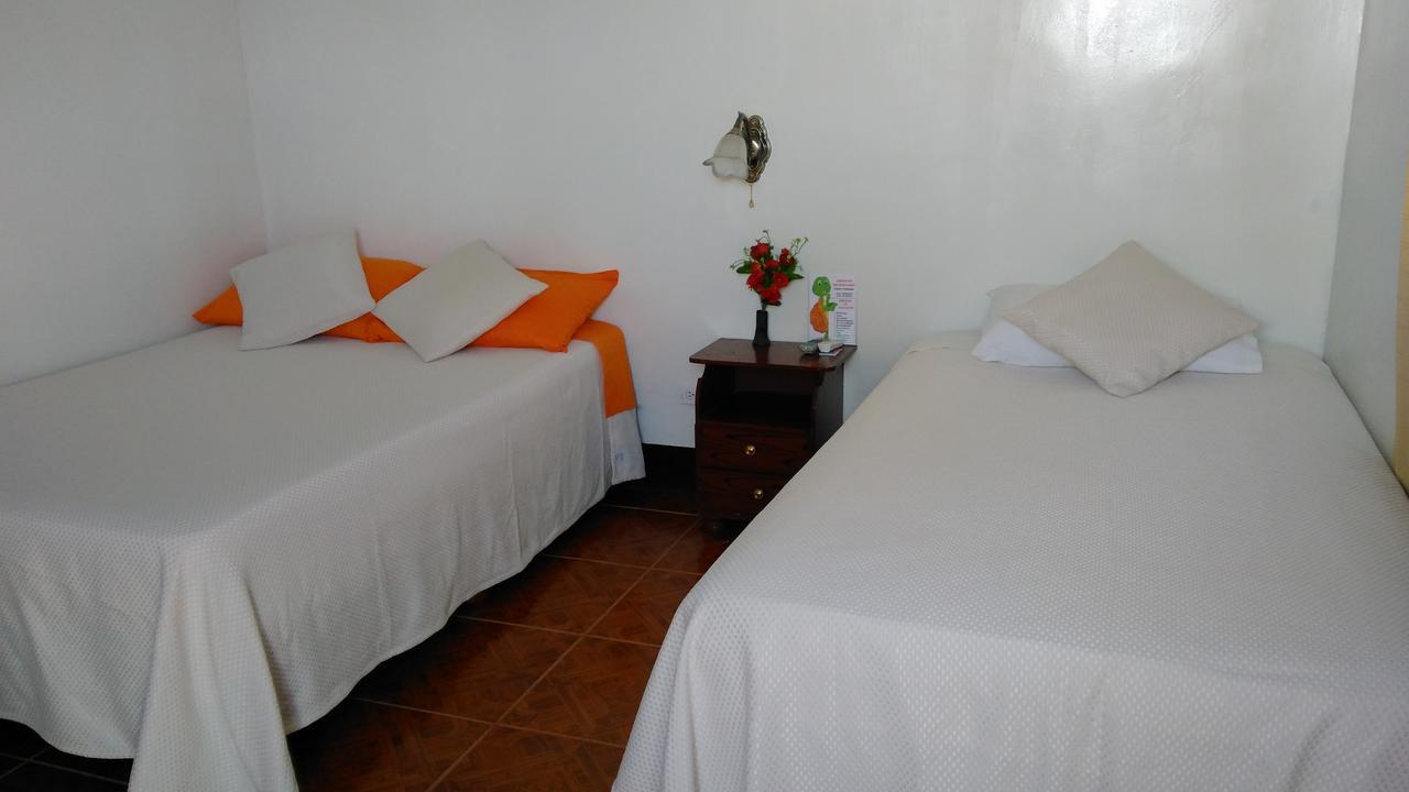 Hospedaje Mother Fanny Puerto Villamil Exterior photo